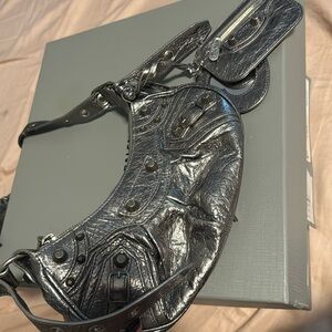 Balenciaga Black Shoulder Bag Sleek Design